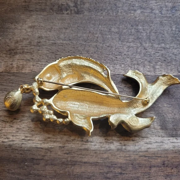 Vintage Elizabeth Taylor Avon "Sea Shimmer" Koi Fish brooch and clip on earrings - Picture 3 of 6